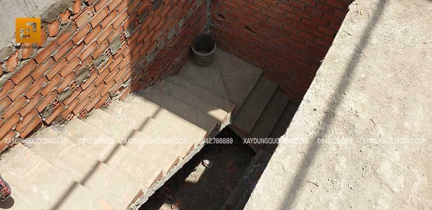 Dự Án Nhà Phố 2 Tầng Anh Phương Tại Hố Nai – Biên Hòa – Np19106 22 Xây cầu thang nhà phố 2 tầng
