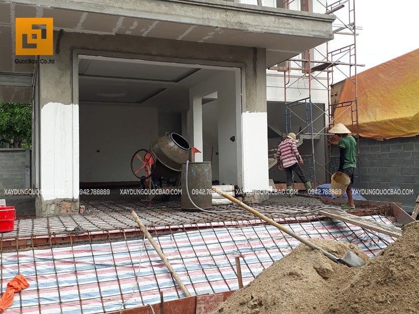 Đan cốt thép và đổ bê tông sàn tầng trệt - ảnh 1
