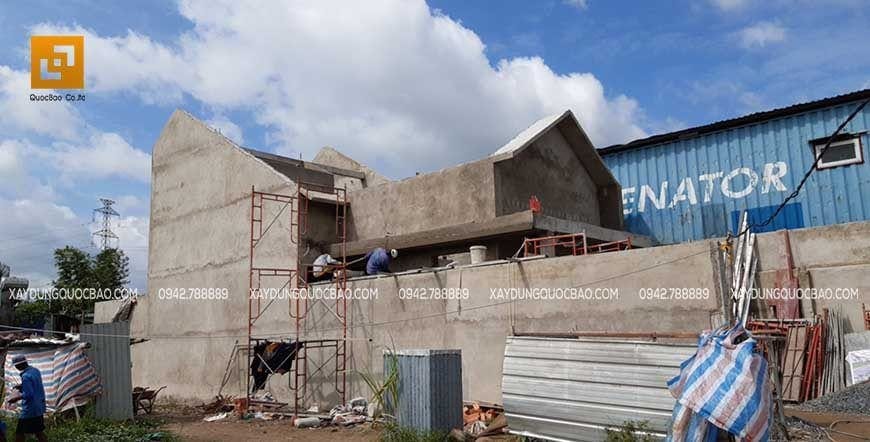 Dự Án Nhà Gác Lửng Hiện Đại Tại Nhơn Trạch – Đồng Nai – NP19107 31 Công nhân ZCONS tô trát tường ngoài nhà
