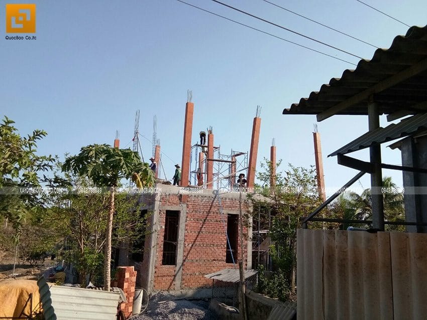 Công tác lắp dựng cốp pha trụ cột lầu 1 - ảnh 1