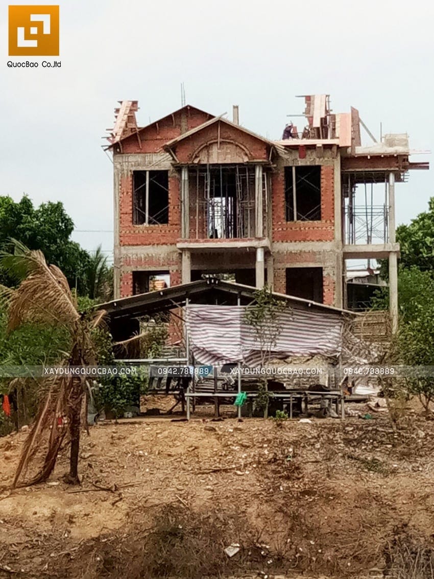Thi công phần thô ngoại thất biệt thự 2 tầng - ảnh 8