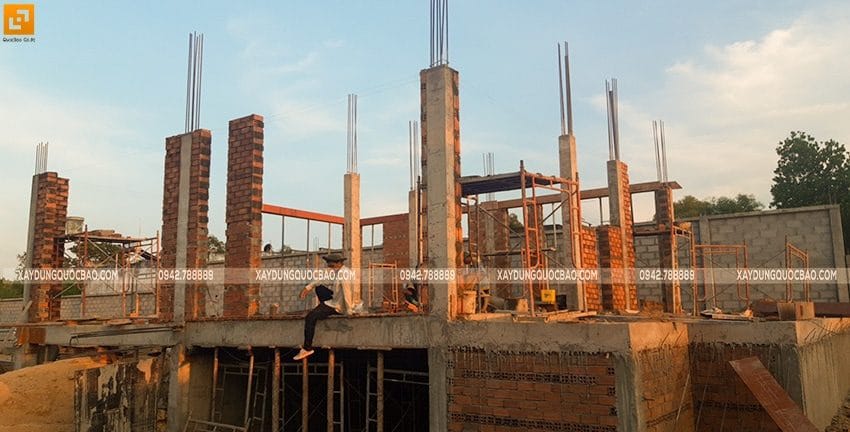 Thi công xây tường bao, tường ngăn lầu 1 - Ảnh 1