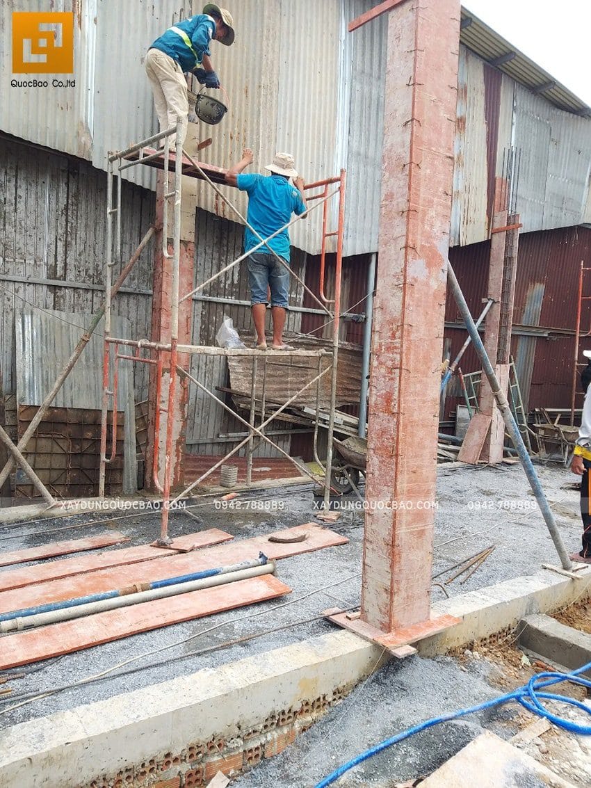 Thi công đổ bê tông cột, trụ tầng trệt - ảnh 2