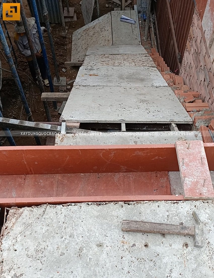 Lắp đặt ván cofa dầm sàn tầng trệt - ảnh 4