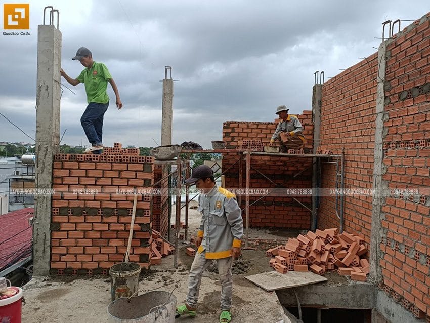 Thi công xây tường ngăn lầu 1 - ảnh 2