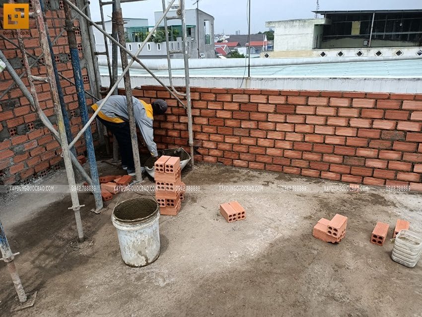 Những bức tường thẳng tắp dưới bàn tay người thợ chuyên nghiệp