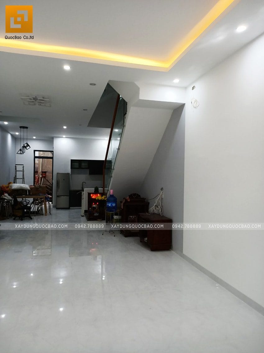 Phòng khách trang bị hệ thống đèn âm trần thạch cao lung linh