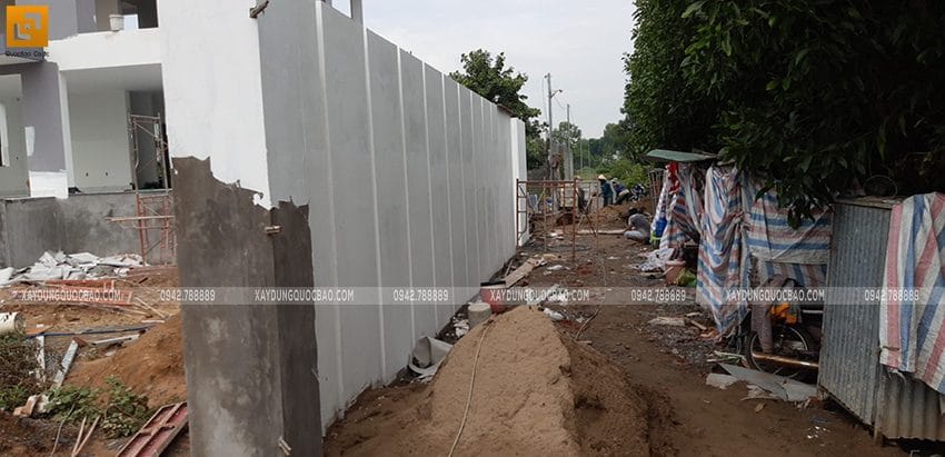 Thi công tường rào quanh khu đất - Ảnh 5