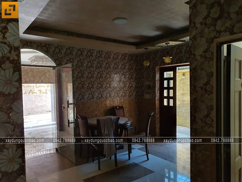 Biệt thự phố đẹp hiện đại giao thoa phong cách kiến trúc Á Âu 4 Sảnh vào phòng khách