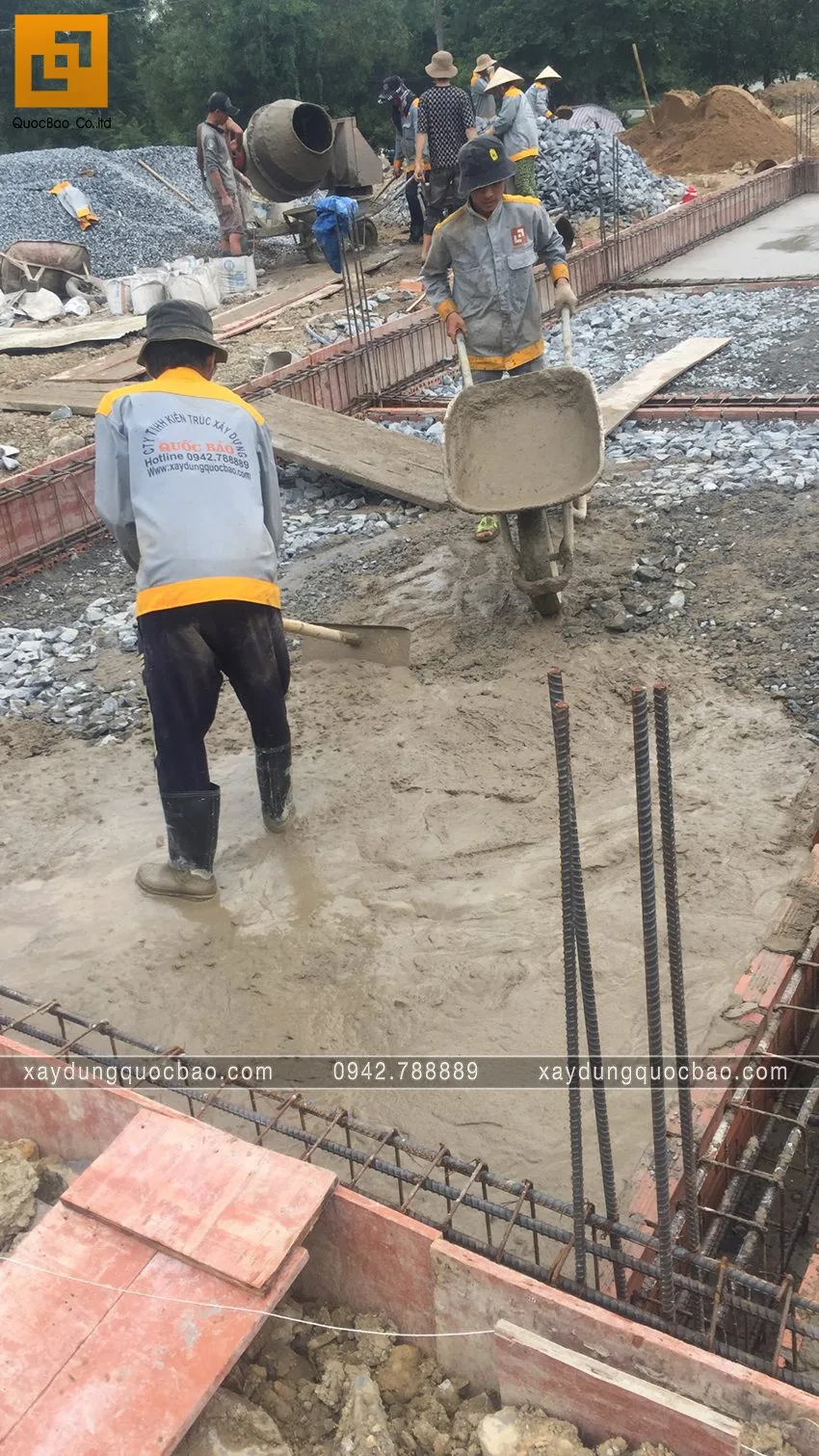 Đổ bê tông móng sàn