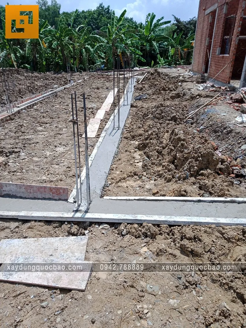 Đổ bê tông cột móng