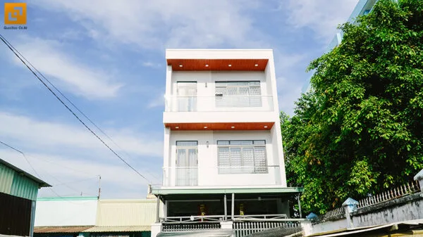 Mặt tiền ngôi nhà phố 3 tầng. Ảnh 1