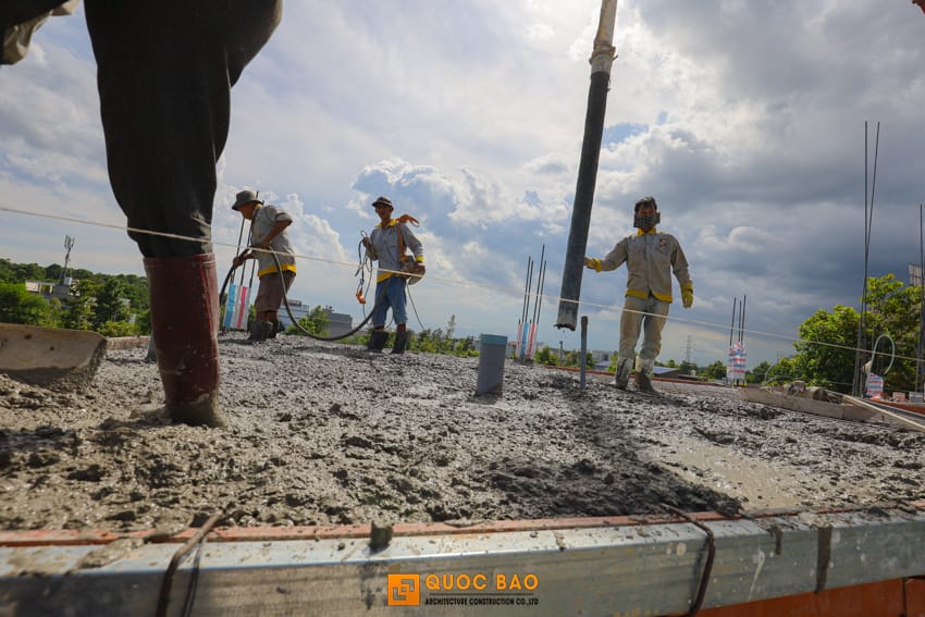 Đổ sàn tầng 2 cho biệt thự tân cổ điển