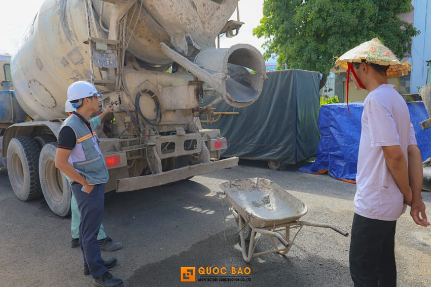 Đổ sàn tầng 2 cho biệt thự tân cổ điển