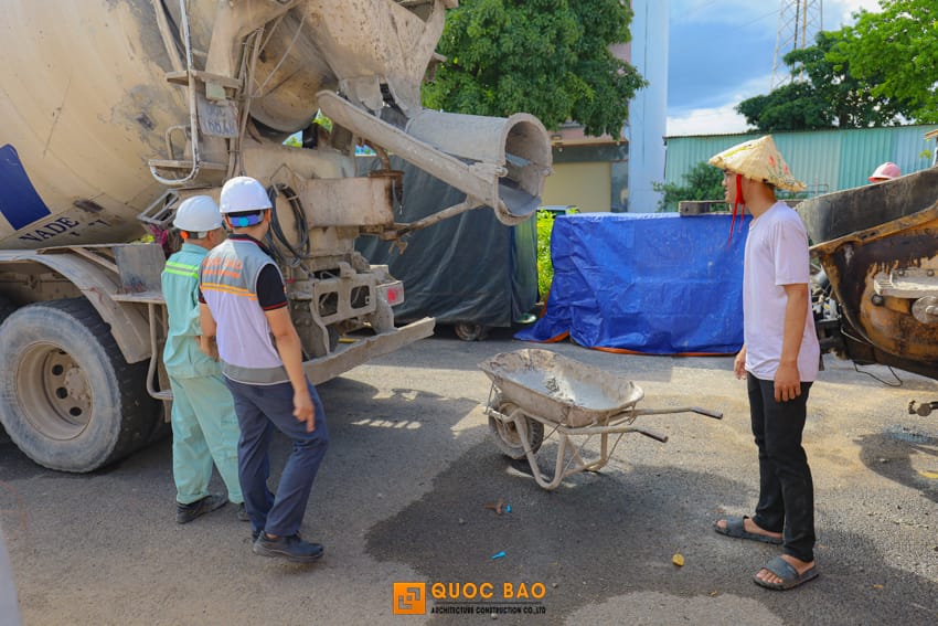 Đổ sàn tầng 2 cho biệt thự tân cổ điển