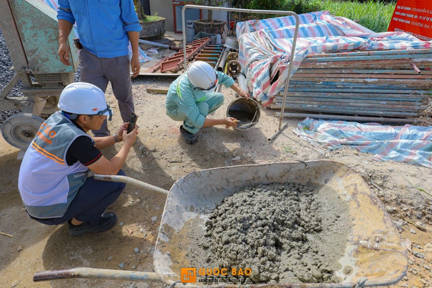 Đổ sàn tầng 2 cho biệt thự tân cổ điển