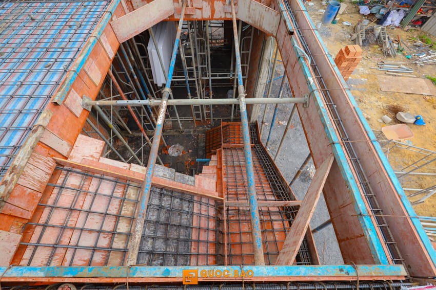 Dự án nhà phố hiện đại 2 tầng GĐ anh Đạt tại Tân Hiệp - NP25004 37 đổ bê tông sàn tầng 1 nhà phố hiện đại