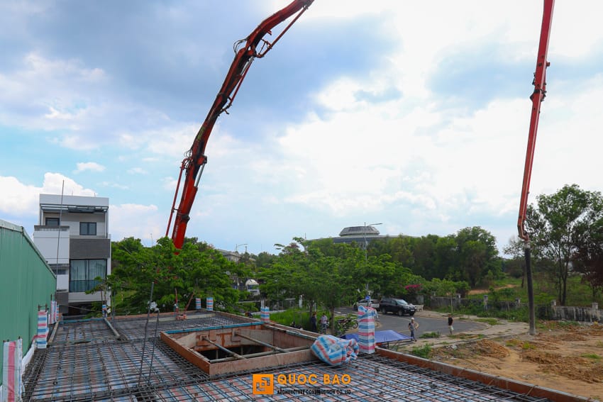 Dự án nhà phố hiện đại 2 tầng GĐ anh Đạt tại Tân Hiệp - NP25004 32 đổ bê tông sàn tầng 1 nhà phố hiện đại