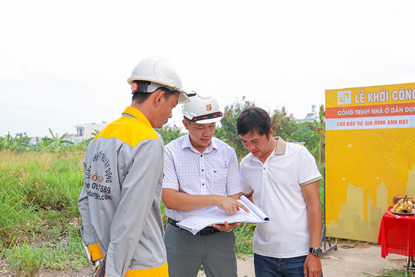 Dự án nhà phố hiện đại 2 tầng GĐ anh Đạt tại Tân Hiệp - NP25004 19 Lễ khởi công nhà phố hiện đại