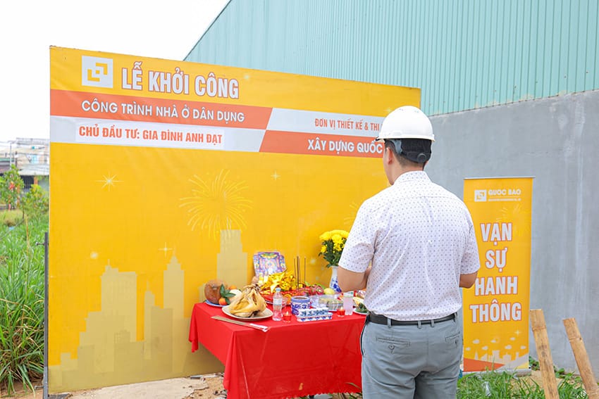 Dự án nhà phố hiện đại 2 tầng GĐ anh Đạt tại Tân Hiệp - NP25004 11 Lễ khởi công nhà phố hiện đại