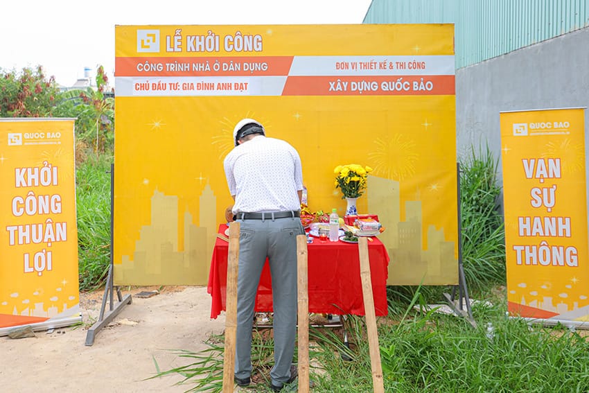 Dự án nhà phố hiện đại 2 tầng GĐ anh Đạt tại Tân Hiệp - NP25004 13 Lễ khởi công nhà phố hiện đại