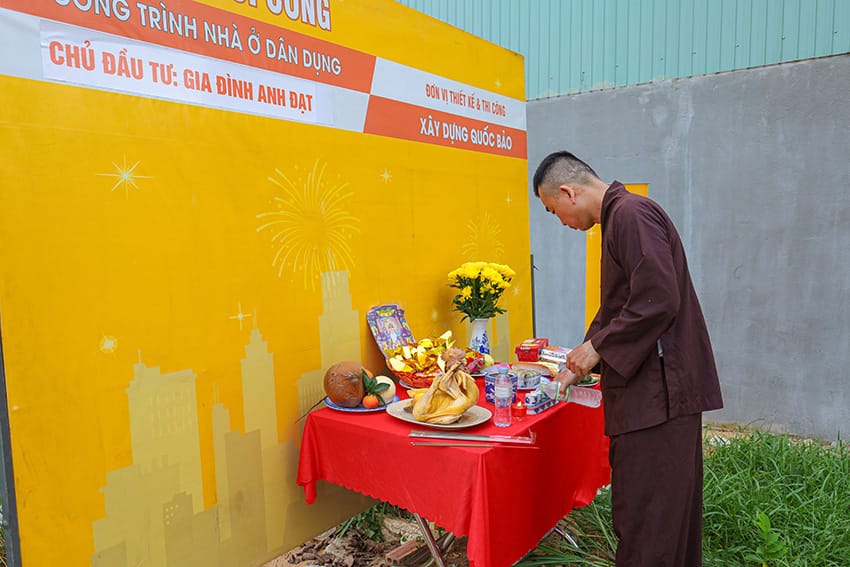 Dự án nhà phố hiện đại 2 tầng GĐ anh Đạt tại Tân Hiệp - NP25004 17 Lễ khởi công nhà phố hiện đại