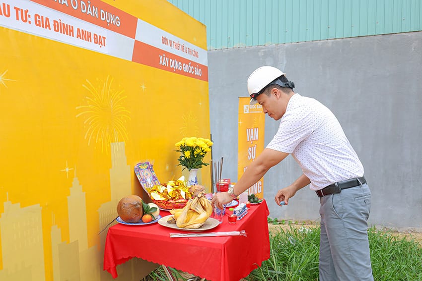 Dự án nhà phố hiện đại 2 tầng GĐ anh Đạt tại Tân Hiệp - NP25004 8 Lễ khởi công nhà phố hiện đại