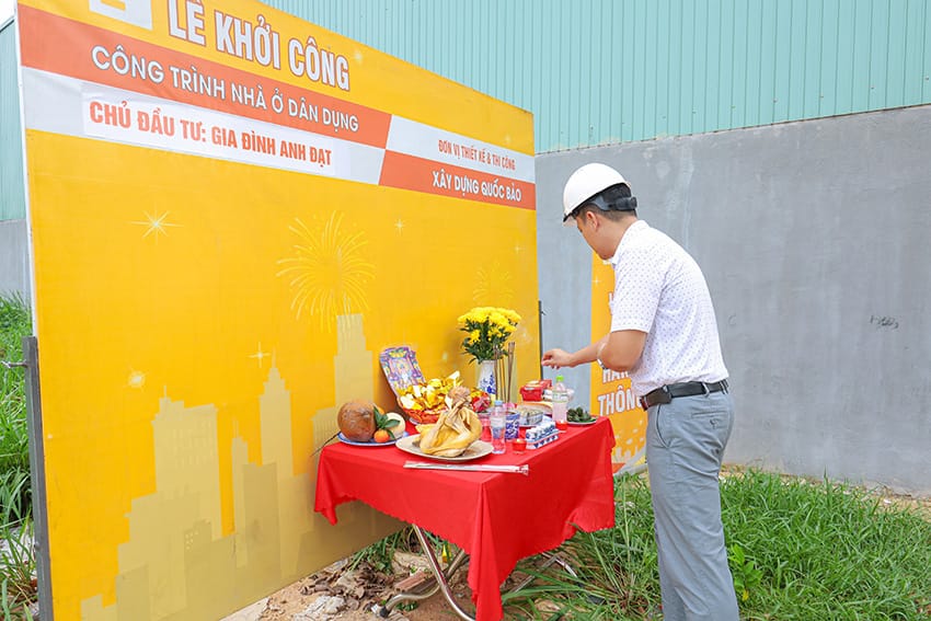 Dự án nhà phố hiện đại 2 tầng GĐ anh Đạt tại Tân Hiệp - NP25004 9 Lễ khởi công nhà phố hiện đại