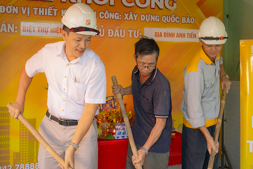 Dự án nhà phố hiện đại 2 tầng 1 tum GĐ anh Tiến tại Hố Nai, Đồng Nai - NP26001 5 Khởi công nhà phố hiện đại 2 tầng 1 tum